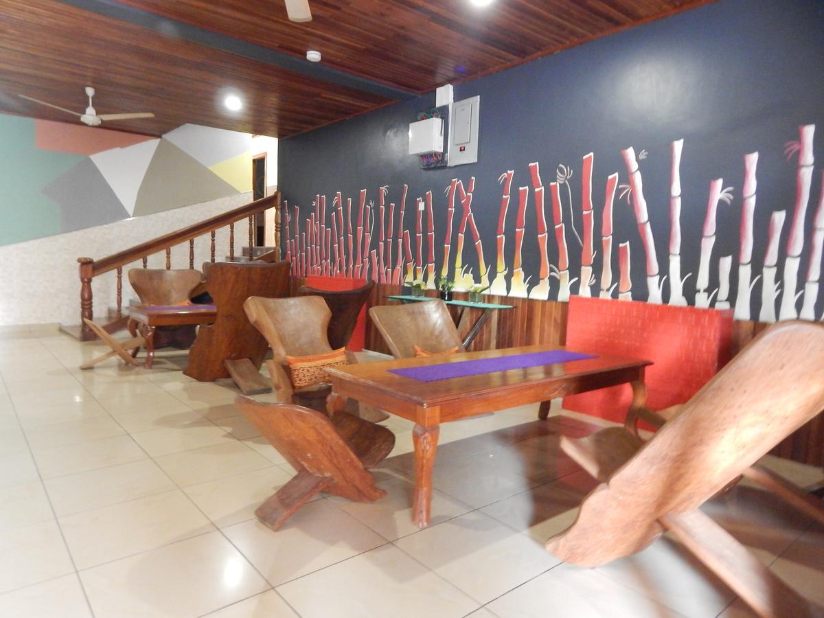 Sweet Garden Hotel Kumasi Esterno foto