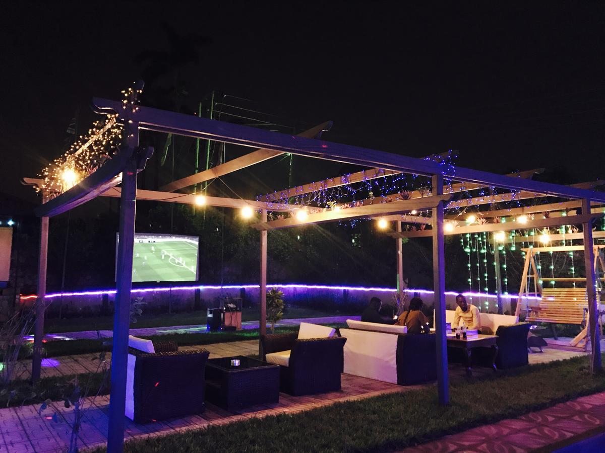 Sweet Garden Hotel Kumasi Esterno foto