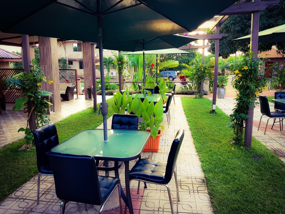 Sweet Garden Hotel Kumasi Esterno foto