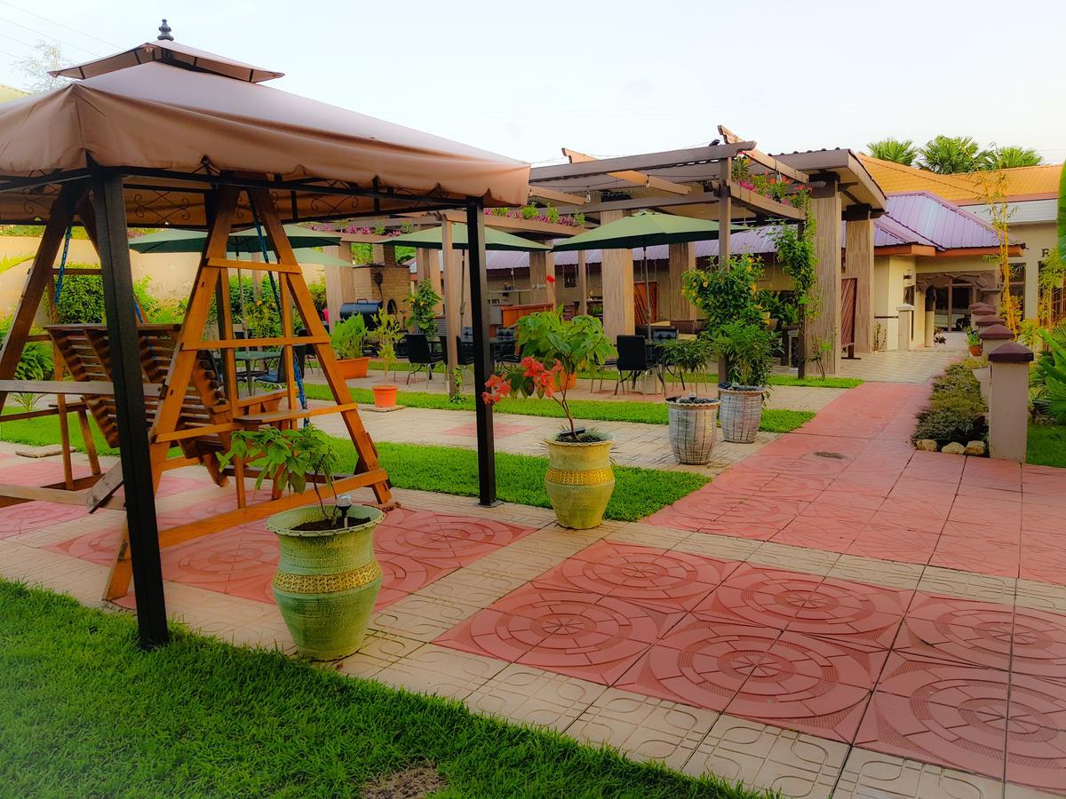 Sweet Garden Hotel Kumasi Esterno foto