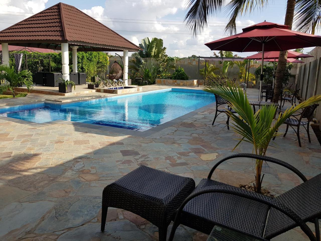Sweet Garden Hotel Kumasi Esterno foto