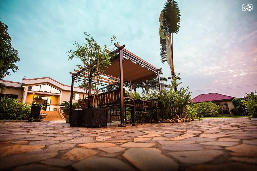 Sweet Garden Hotel Kumasi Esterno foto