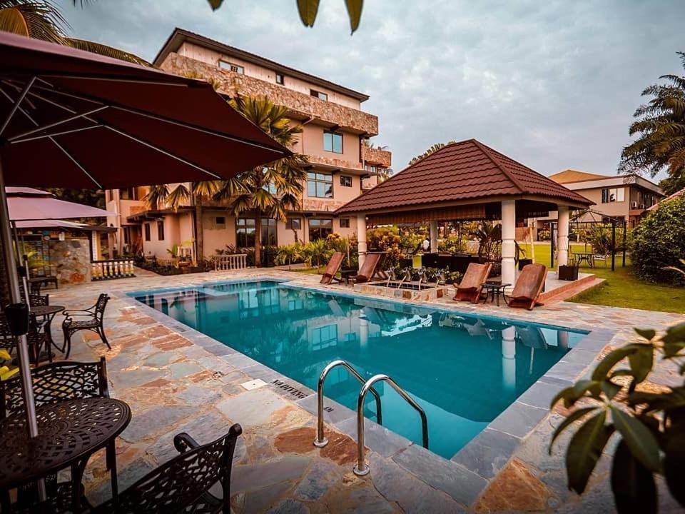 Sweet Garden Hotel Kumasi Esterno foto