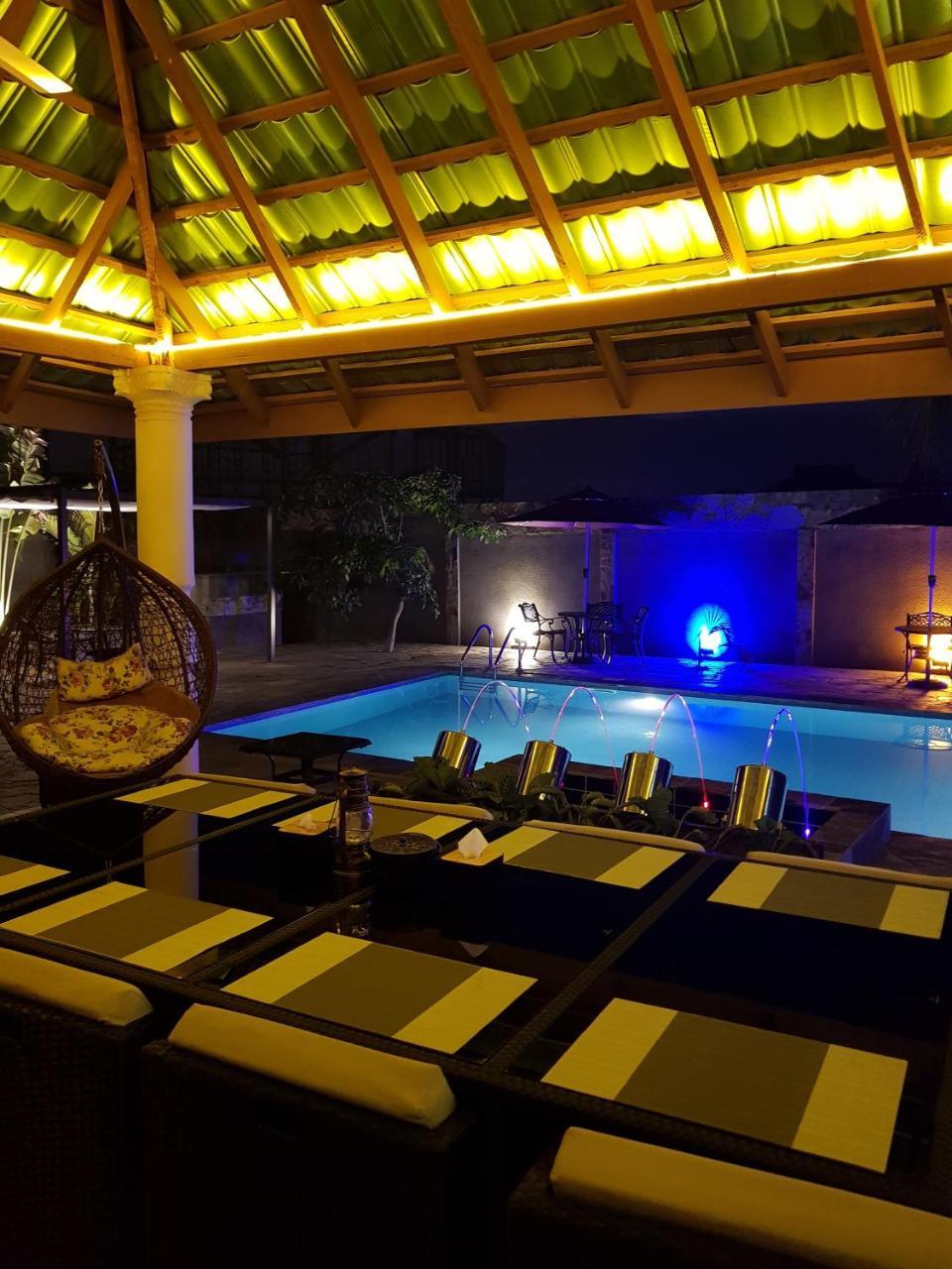 Sweet Garden Hotel Kumasi Esterno foto
